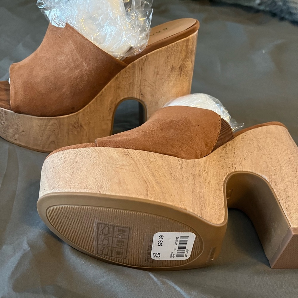 Platform sandals